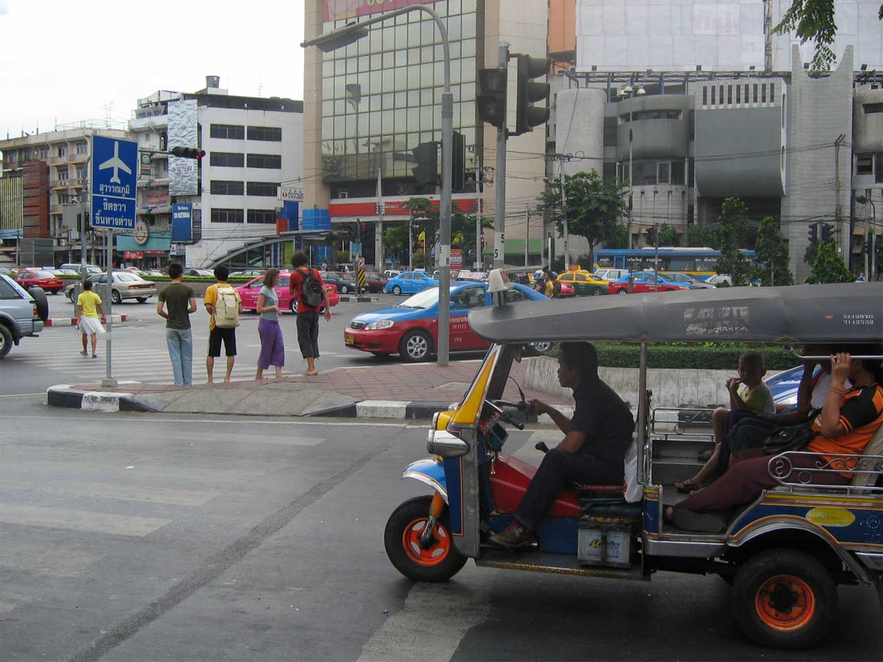 tuk-tuk.jpg